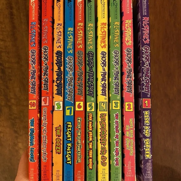 GHOSTS OF FEAR STREET Lot This Series ONLY Chapter Books #1-10 R. L. Stine RL - Picture 1 of 4